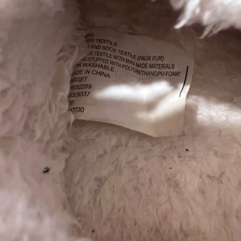 Target Toddler Gray slippers size 9/10‎